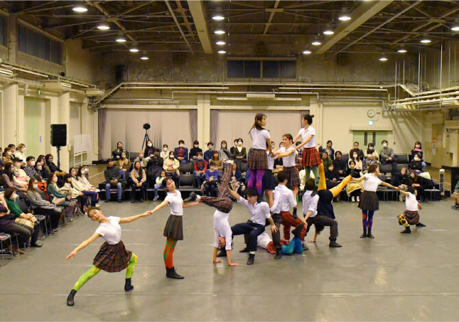 <?php the_title(); ?>